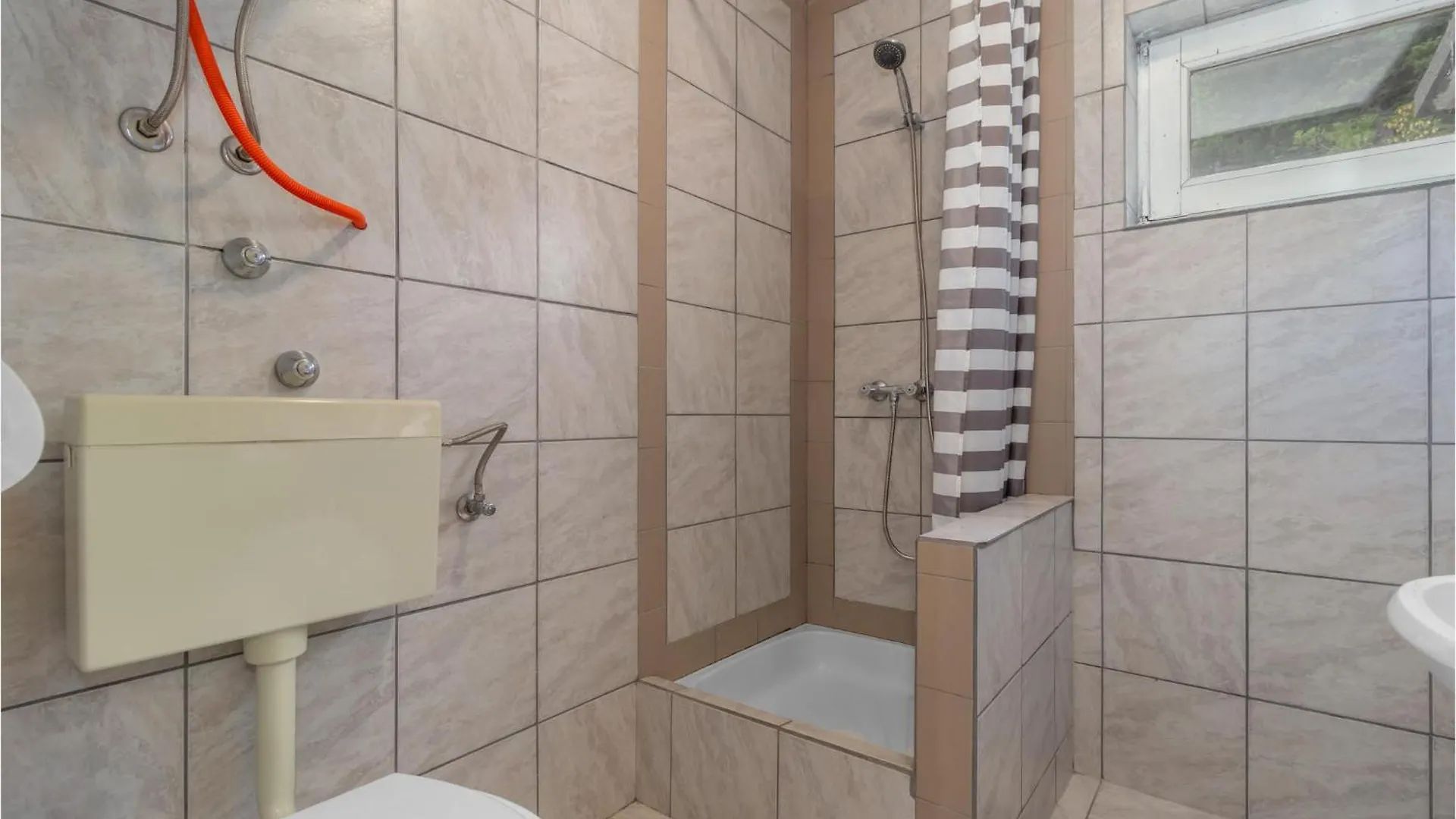 6 Bedroom Gorgeous Home In Novi Vinodolski 0*,