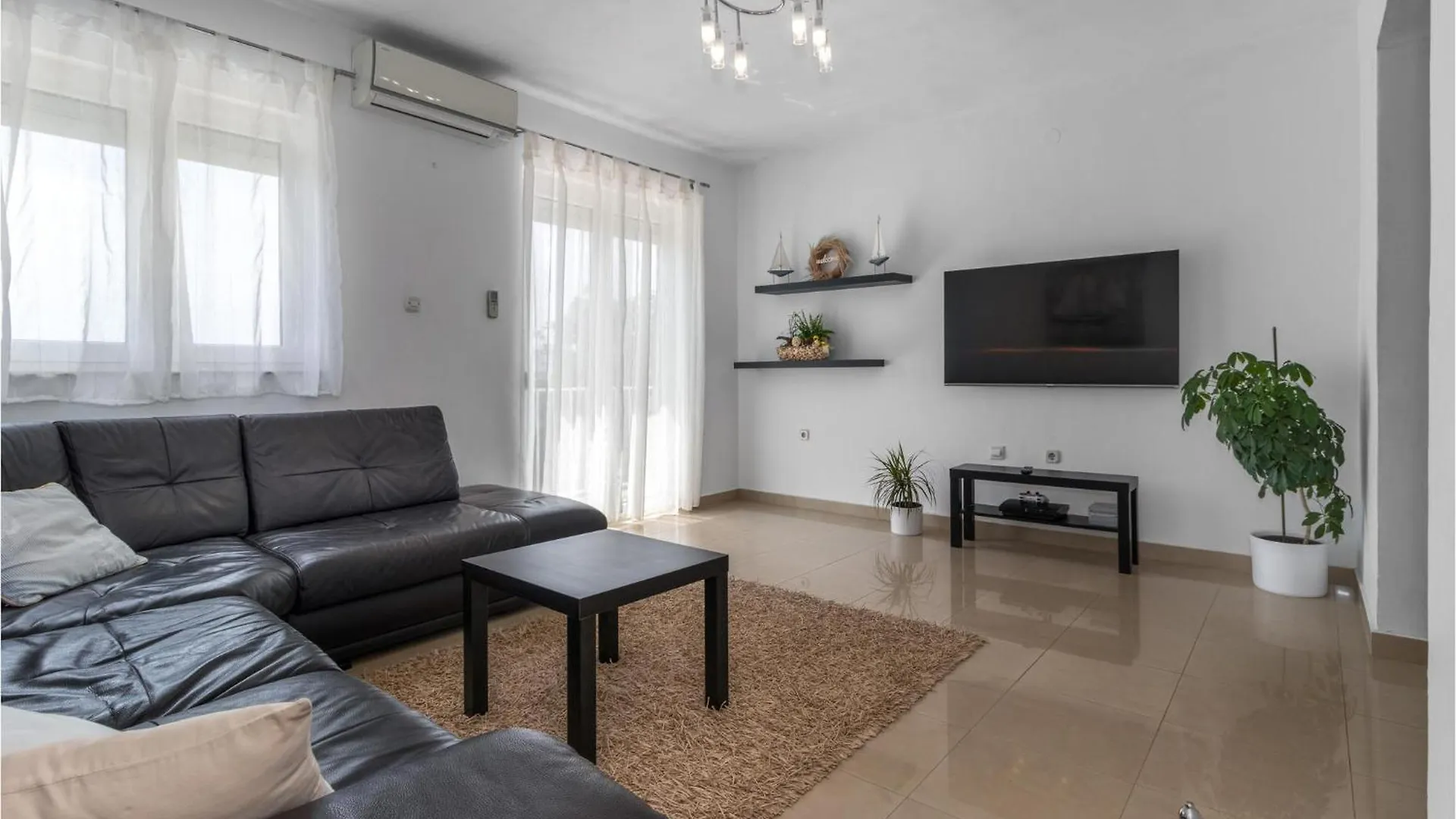 Holiday home 6 Bedroom Gorgeous Home In Novi Vinodolski