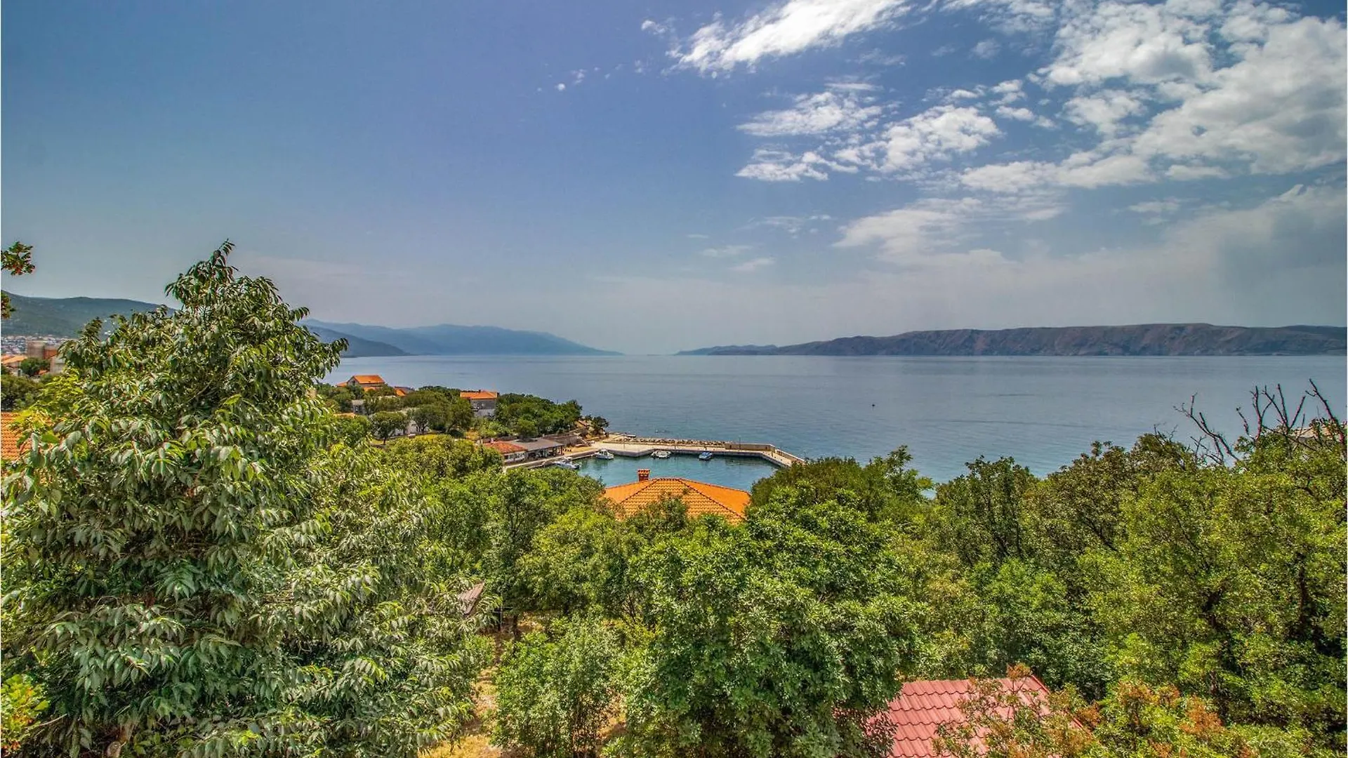 6 Bedroom Gorgeous Home In Novi Vinodolski Holiday home